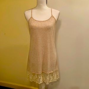 🤍👚 Jodifl Oatmeal White Lace Tank W/ Spaghetti Straps & 4” Lace Hemline Size L